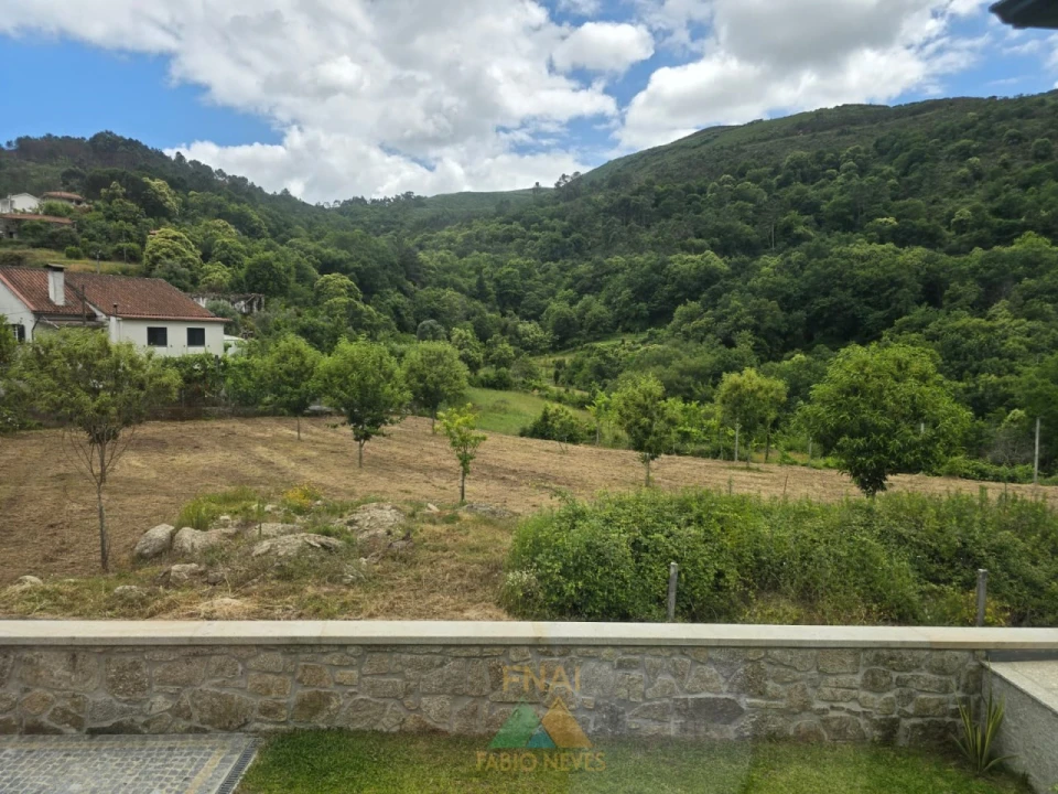 Terreno para Venda em Crasto, Ruivos e Grovelas Foto 5