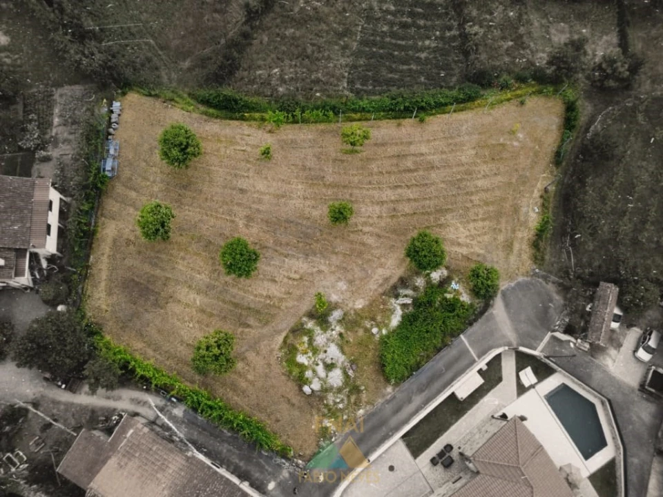 Terreno para Venda em Crasto, Ruivos e Grovelas Foto 1