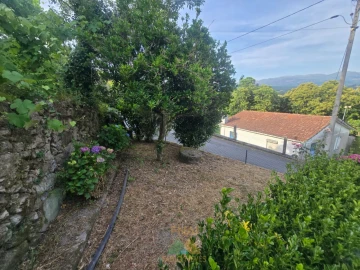 Moradia T2 para Venda em Salvador, Vila Fonche e Parada