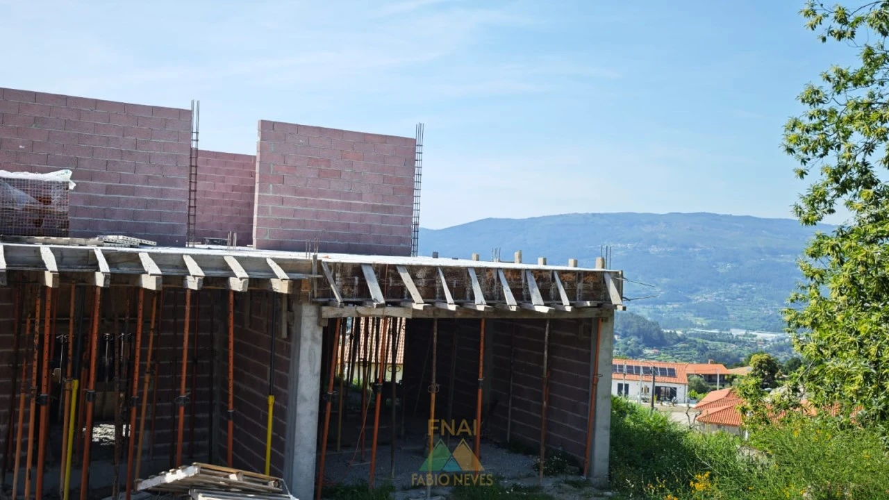 Moradia T3 para Venda em Gondufe Foto 7