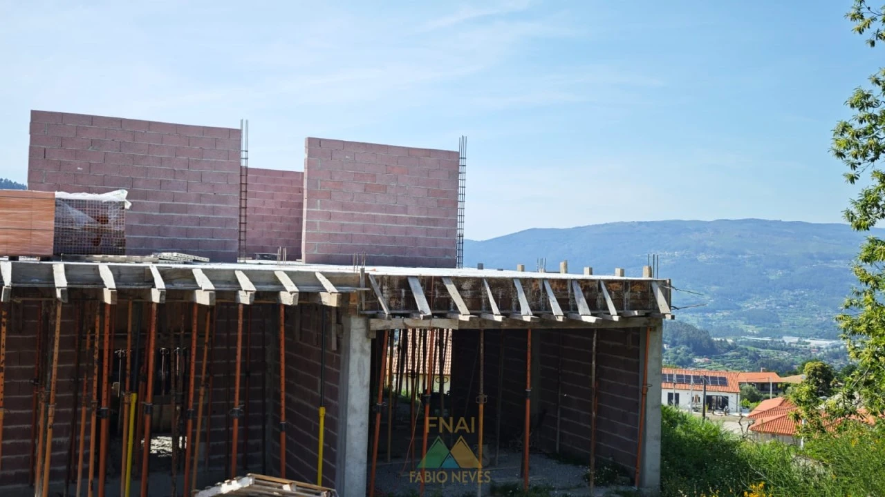 Moradia T3 para Venda em Gondufe Foto 8
