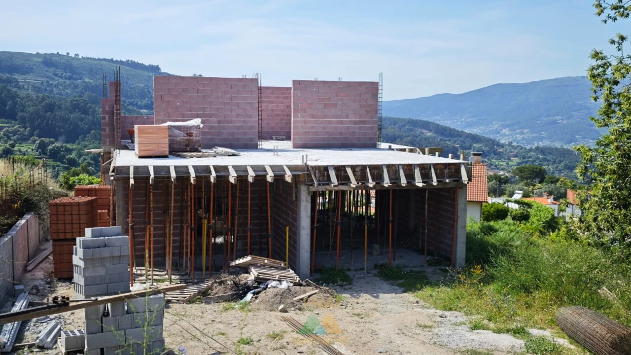 Moradia T3 para Venda em Gondufe Foto 16