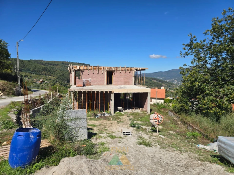 Moradia T3 para Venda em Gondufe Foto 7