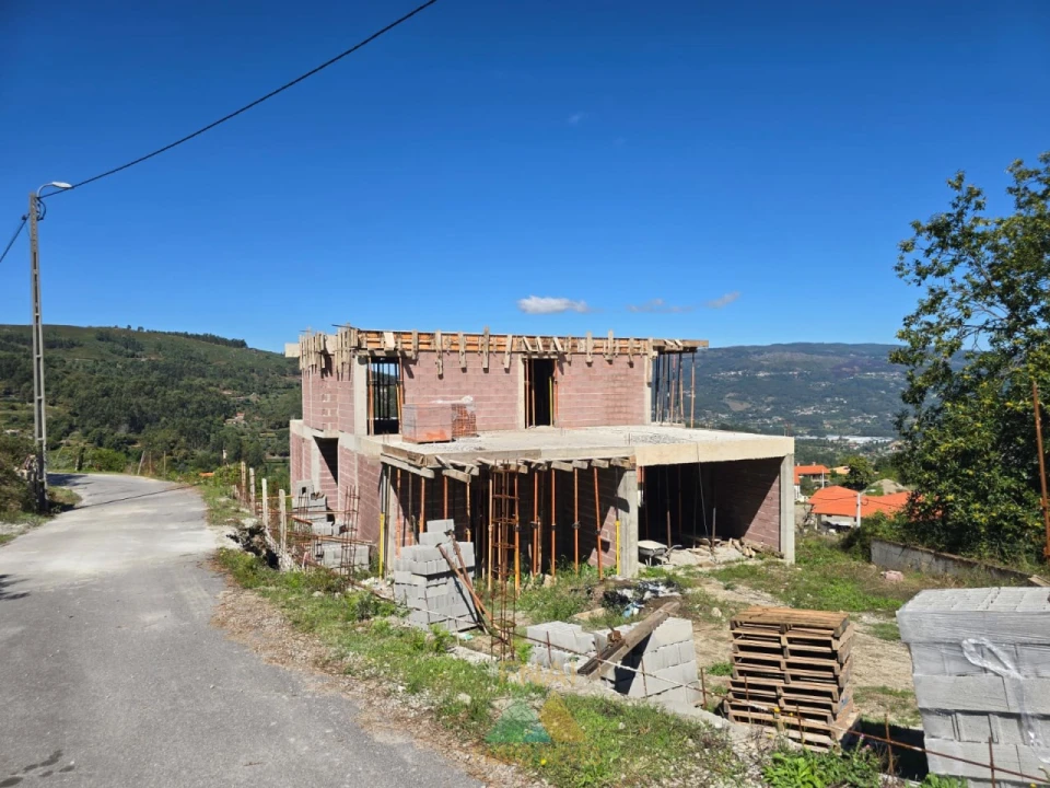 Moradia T3 para Venda em Gondufe Foto 8