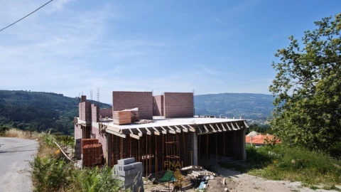 Moradia T3 para Venda em Gondufe