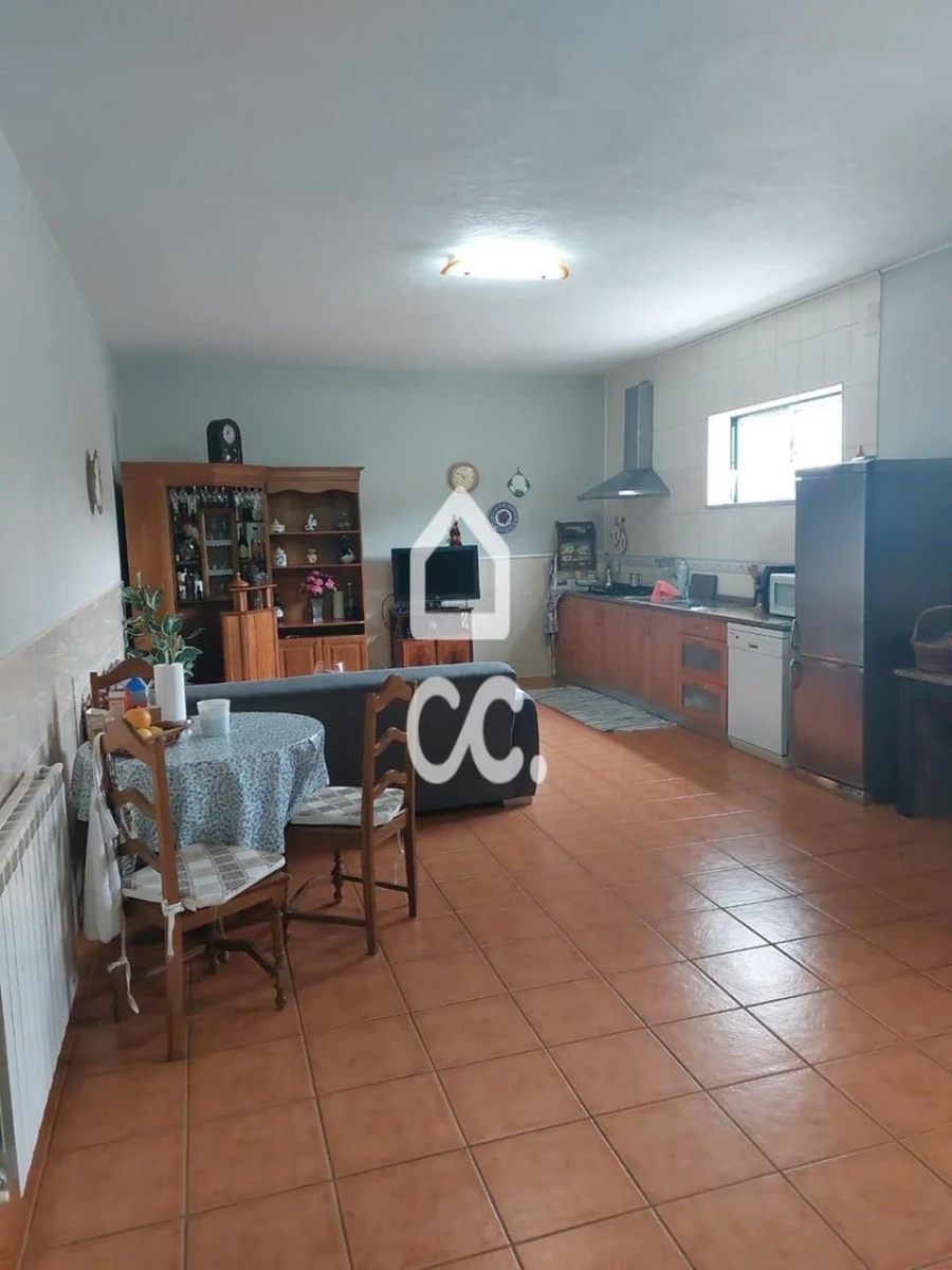 Moradia T6 para Venda em Fragosela Foto 7