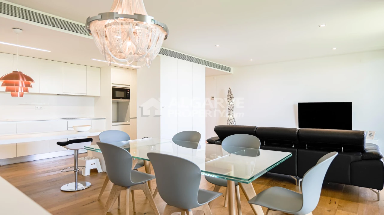 Apartamento T2 para Venda em Quarteira Foto 2