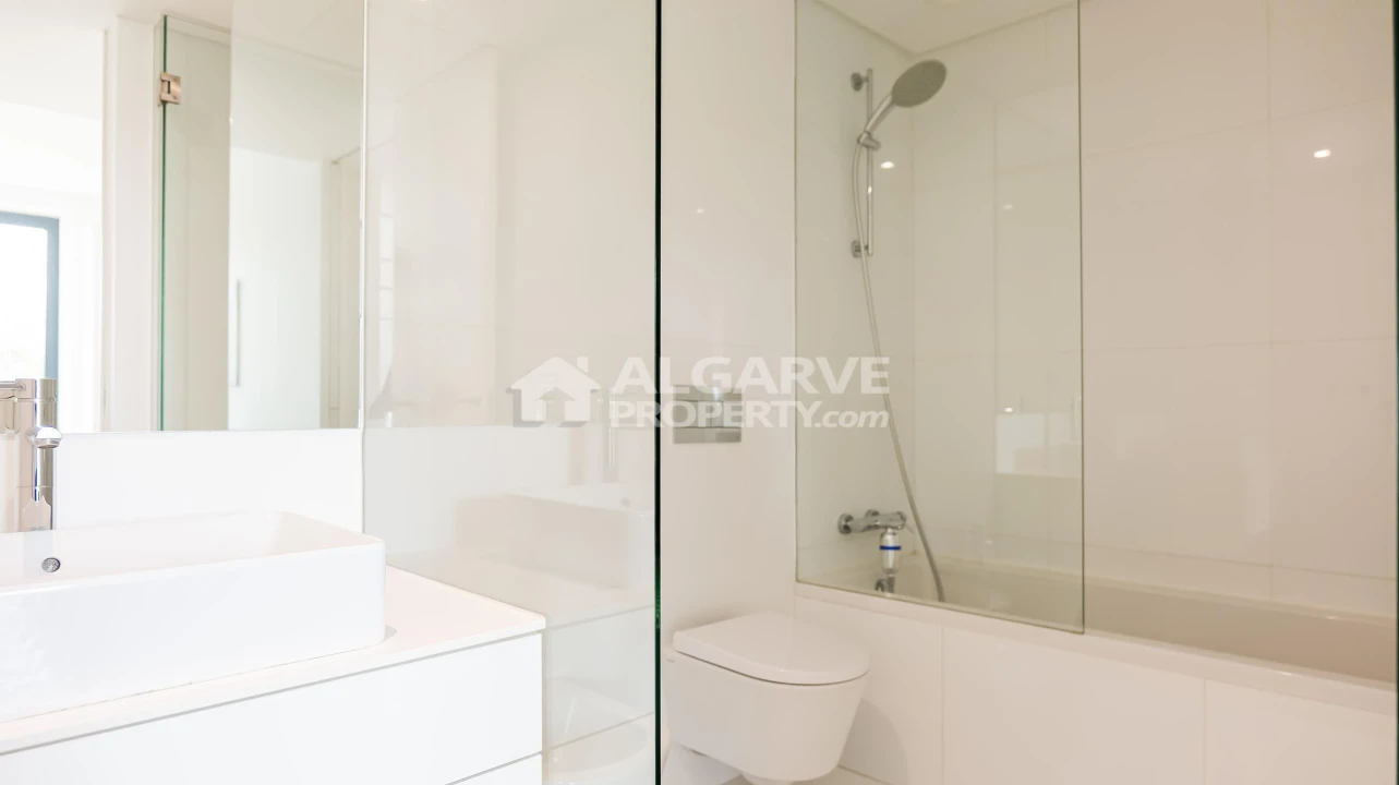 Apartamento T2 para Venda em Quarteira Foto 5