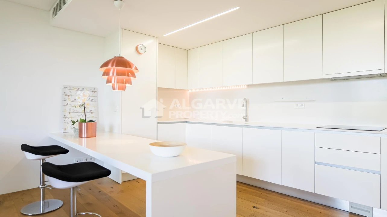 Apartamento T2 para Venda em Quarteira Foto 3