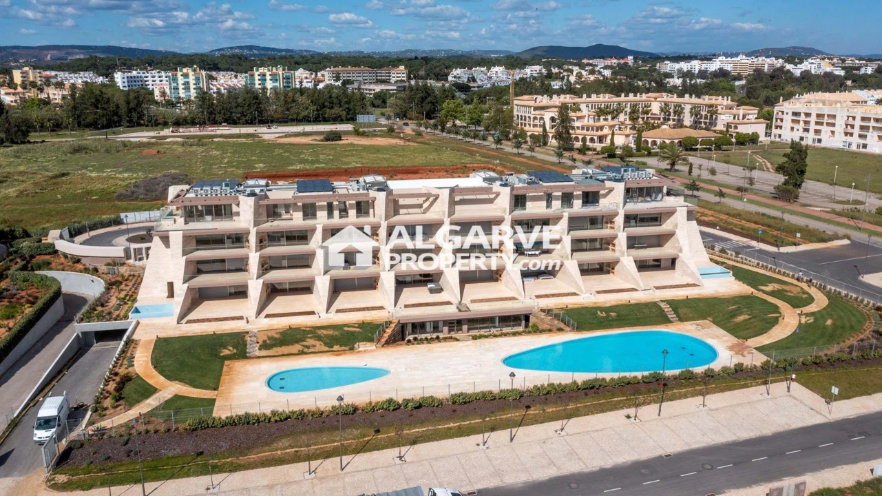 Apartamento T2 para Venda em Quarteira Foto 23