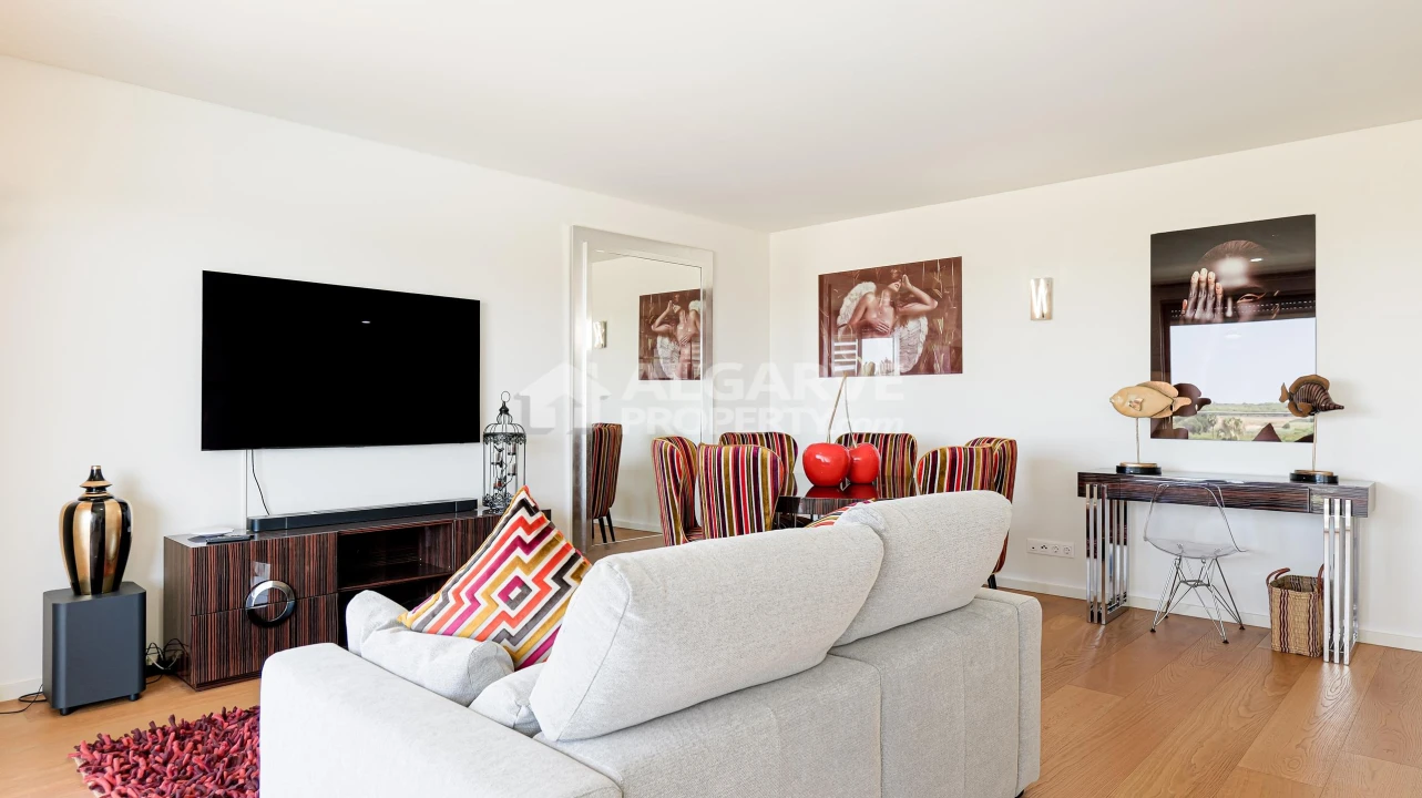 Apartamento T2 para Venda em Quarteira Foto 10