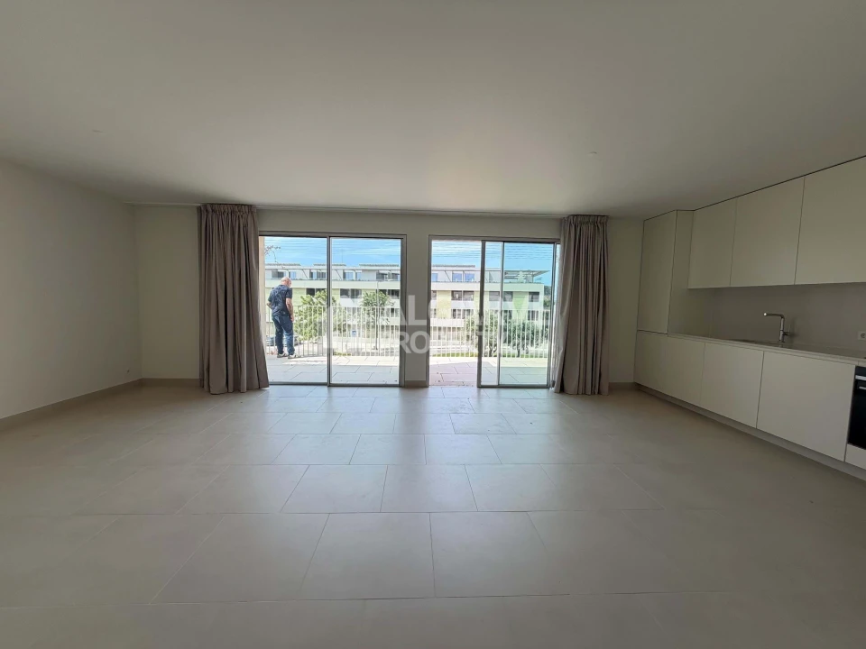 Apartamento T2 para Venda em Quarteira Foto 12