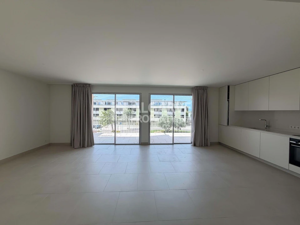 Apartamento T2 para Venda em Quarteira Foto 2