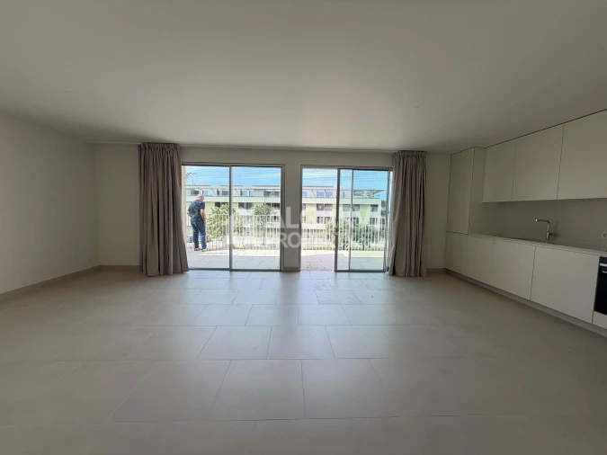 Apartamento T2 para Venda em Quarteira Foto 12