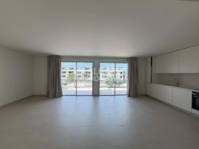 Apartamento T2 para Venda em Quarteira Foto 3