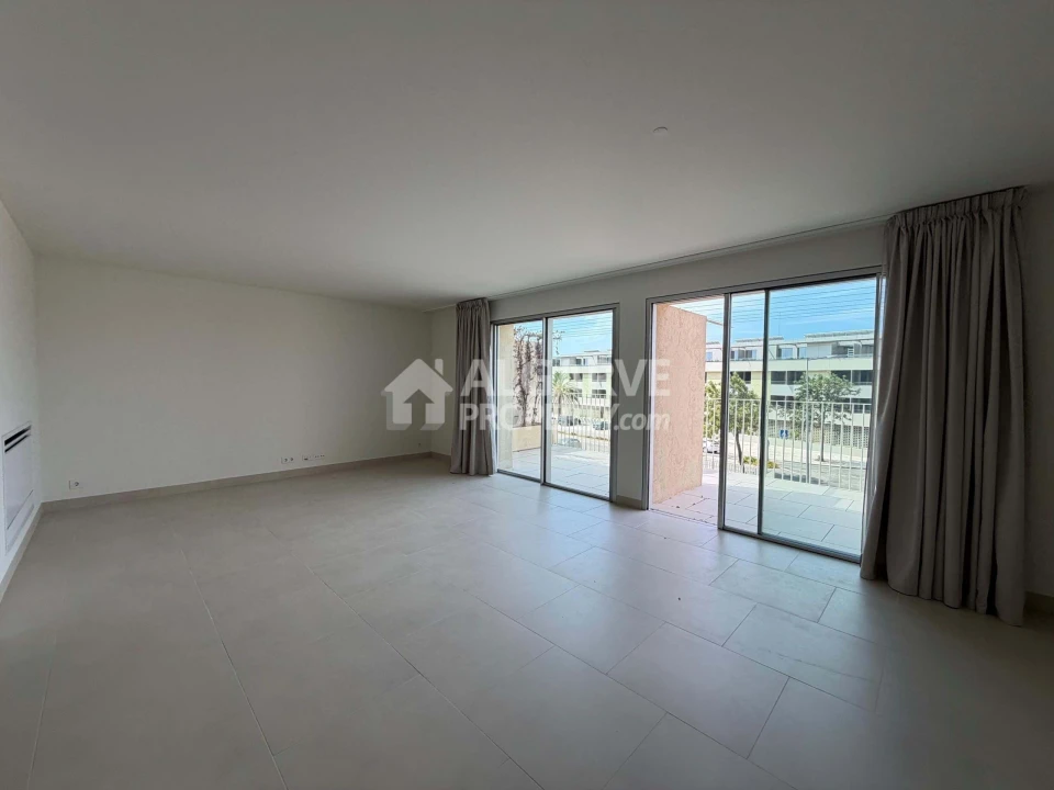 Apartamento T2 para Venda em Quarteira Foto 10