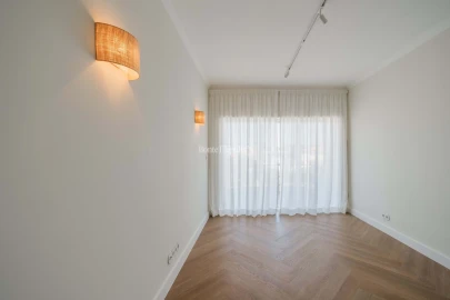 Apartamento T2 para Venda em Carcavelos e Parede