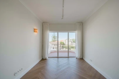 Apartamento T2 para Venda em Carcavelos e Parede