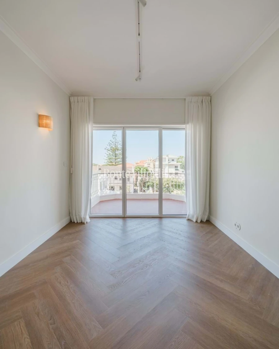 Apartamento T2 para Venda em Carcavelos e Parede Foto 14