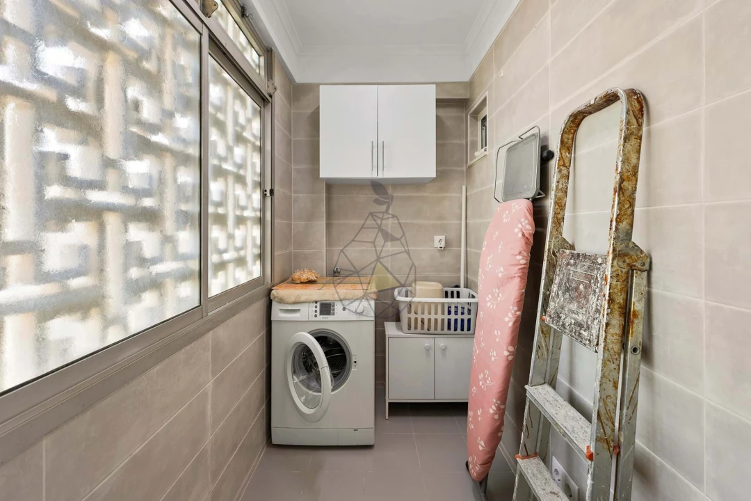 Apartamento T4 para Venda em Portimão Foto 7