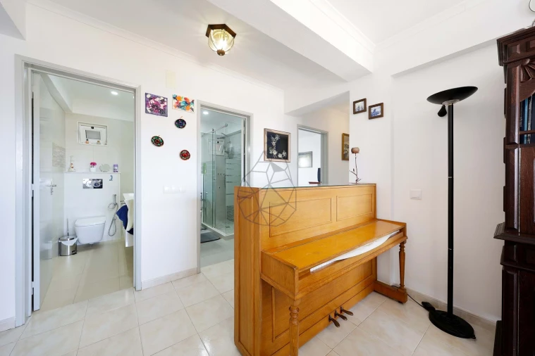 Apartamento T4 para Venda em Portimão Foto 18