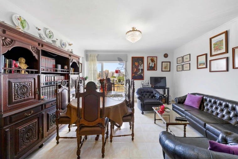 Apartamento T4 para Venda em Portimão Foto 12