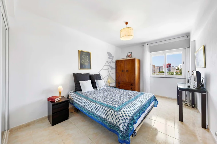 Apartamento T4 para Venda em Portimão Foto 29