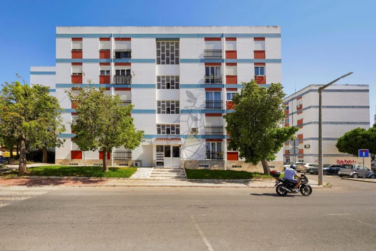 Apartamento T4 para Venda em Portimão Foto 2