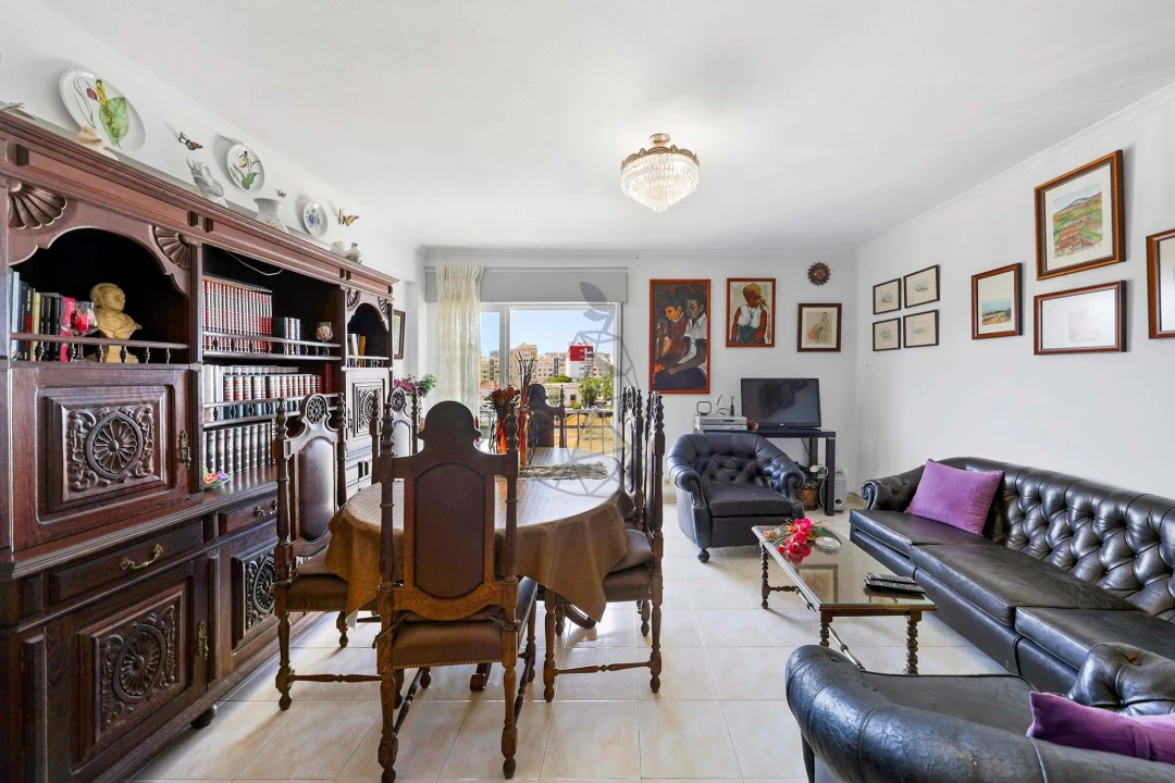 Apartamento T4 para Venda em Portimão Foto 12