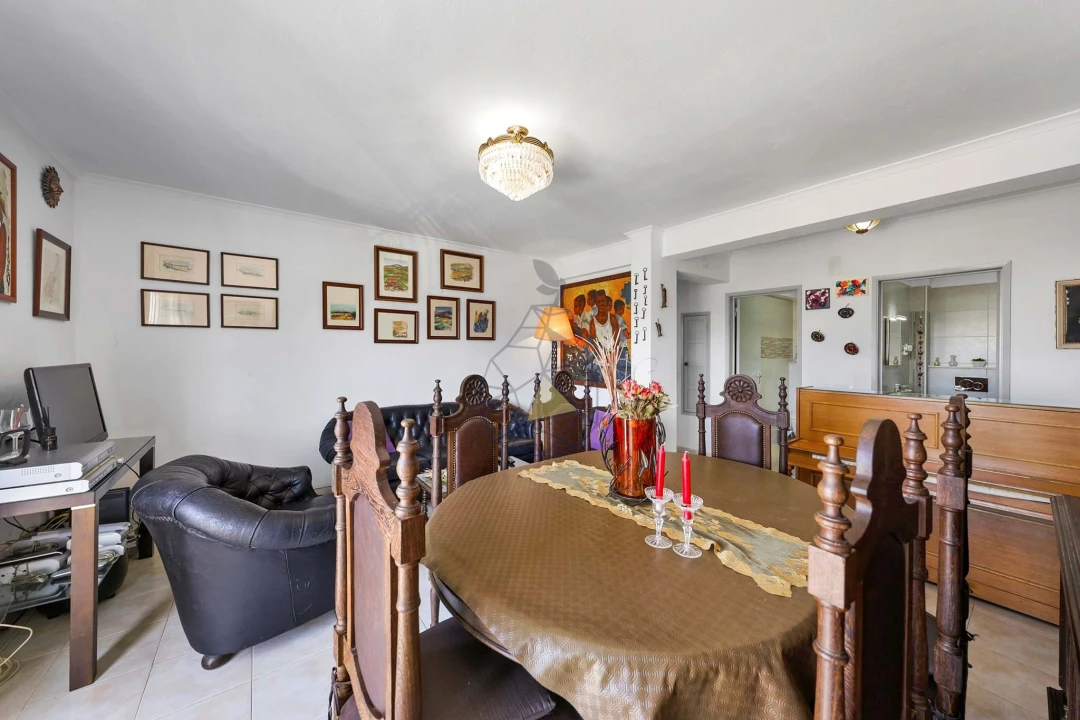 Apartamento T4 para Venda em Portimão Foto 14