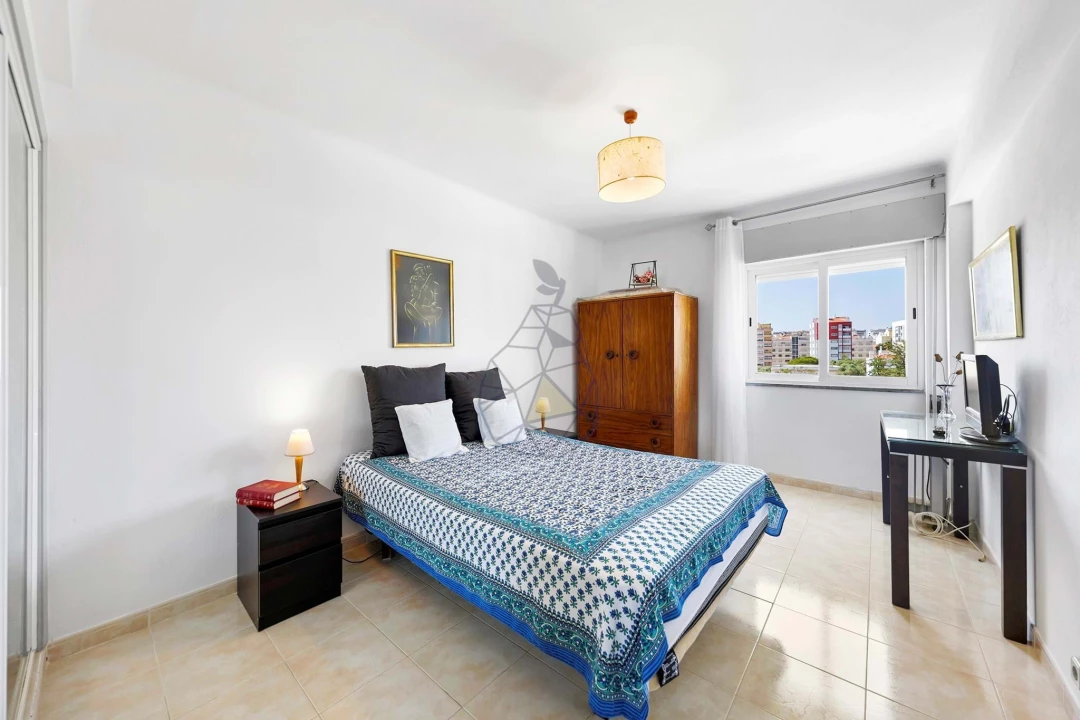 Apartamento T4 para Venda em Portimão Foto 29