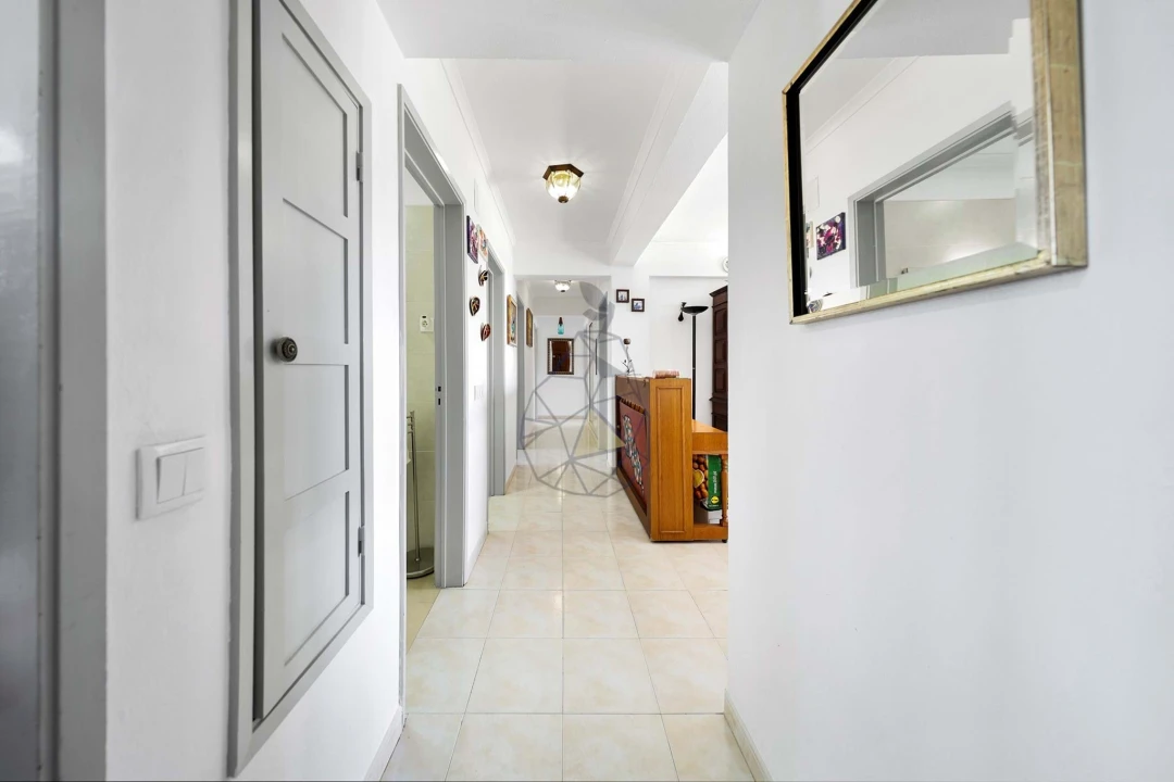 Apartamento T4 para Venda em Portimão Foto 4