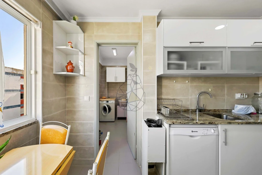 Apartamento T4 para Venda em Portimão Foto 6