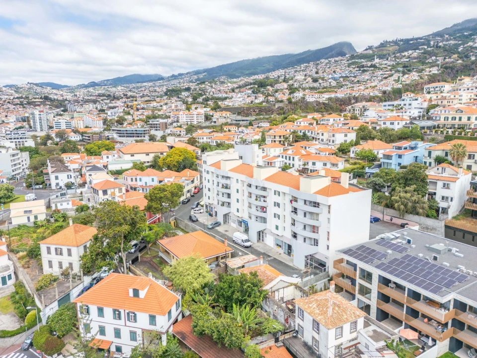 Apartamento T2 para Venda em Funchal (Santa Maria Maior) Foto 28