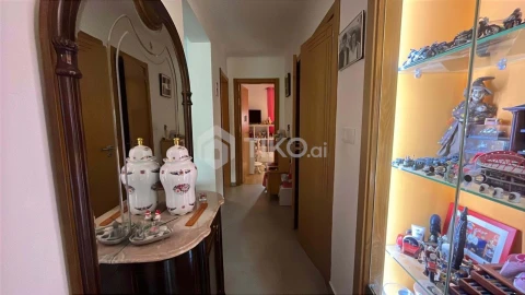 Apartamento T3 para Venda em Benfica