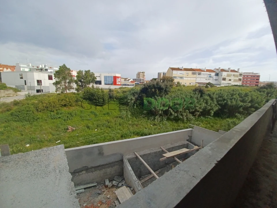 Moradia T4 para Venda em Amora Foto 19