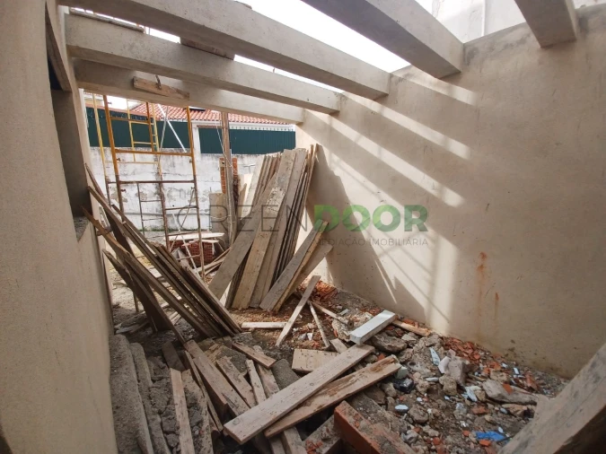 Moradia T4 para Venda em Amora Foto 8