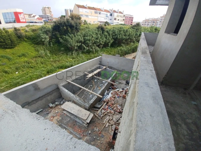 Moradia T4 para Venda em Amora Foto 17