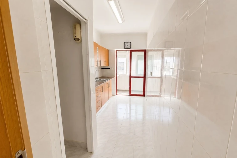 Apartamento T4 para Venda em Seixal, Arrentela e Aldeia de Paio Pires Foto 3