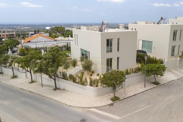 Moradia T3 para Venda em Santa Barbara de Nexe Foto 33