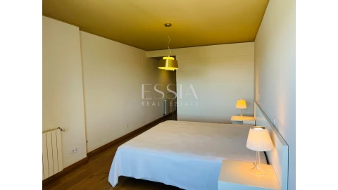 Apartamento T4 para Arrendamento em Santa Marinha e São Pedro da Afurada