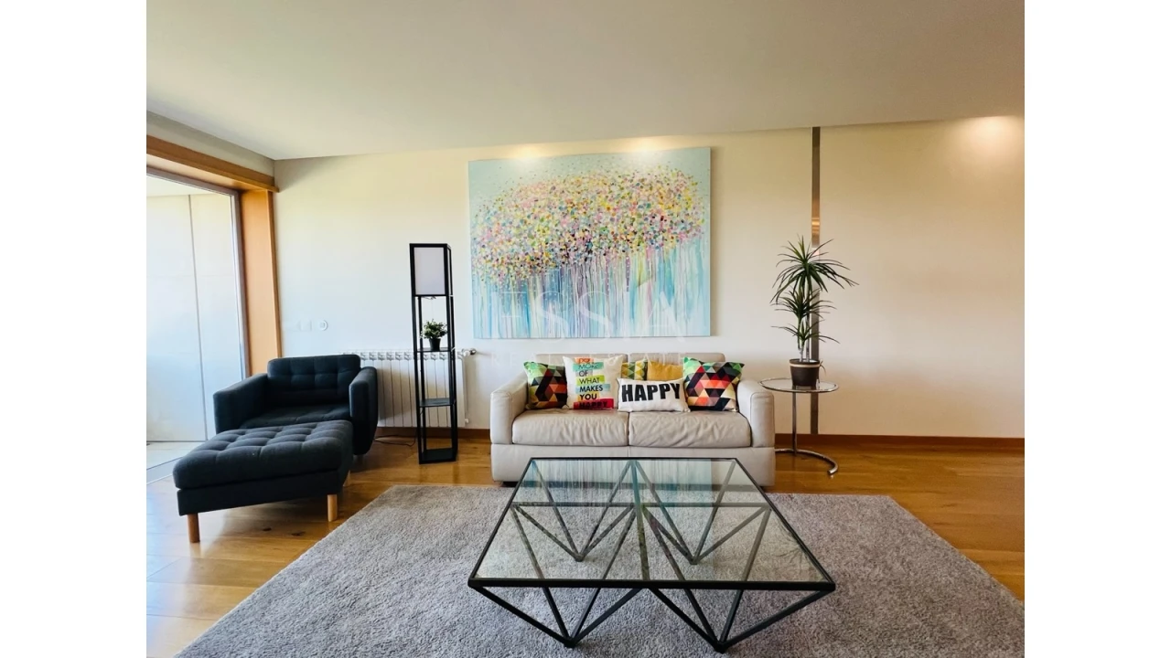 Apartamento T4 para Arrendamento em Santa Marinha e São Pedro da Afurada Foto 6