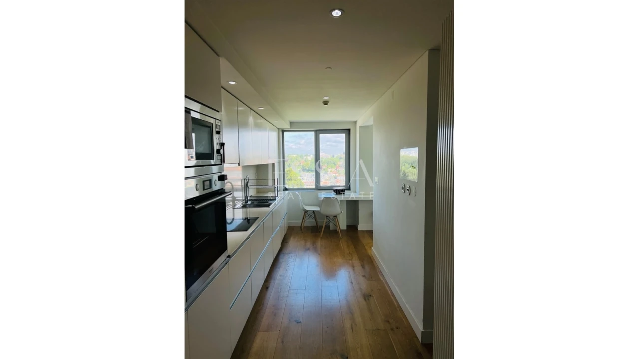 Apartamento T4 para Arrendamento em Santa Marinha e São Pedro da Afurada Foto 7