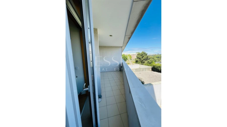 Apartamento T4 para Arrendamento em Santa Marinha e São Pedro da Afurada Foto 3
