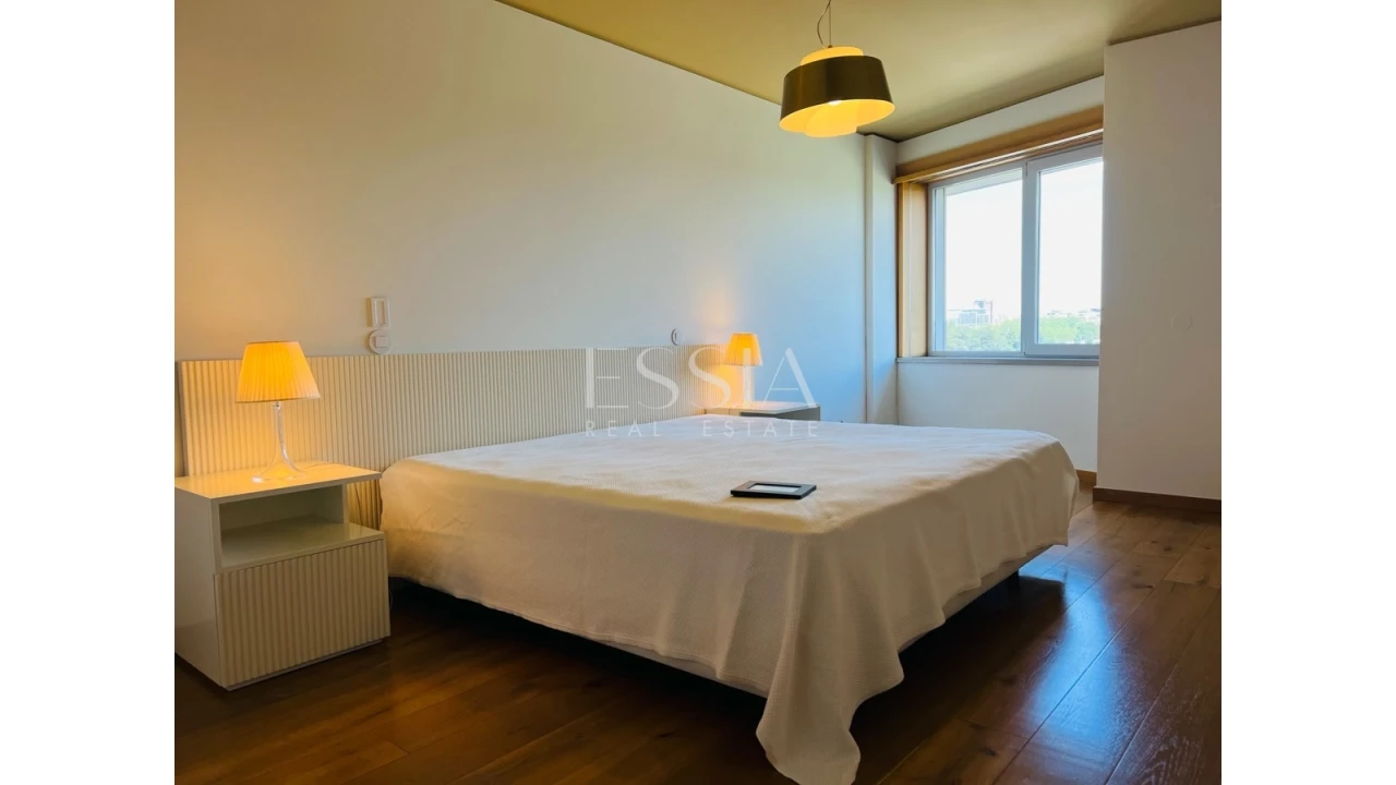 Apartamento T4 para Arrendamento em Santa Marinha e São Pedro da Afurada Foto 9