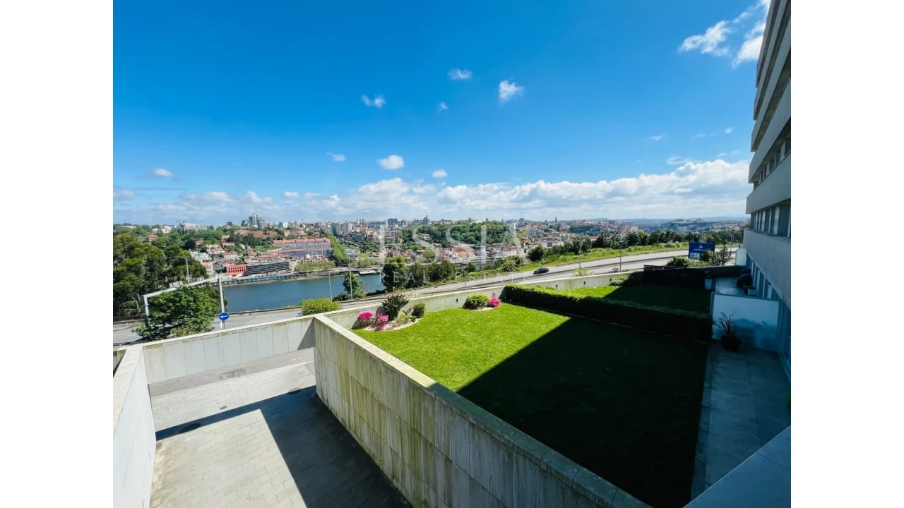 Apartamento T4 para Arrendamento em Santa Marinha e São Pedro da Afurada Foto 4