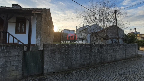Moradia T2 para Venda em Carragozela e Várzea de Meruge