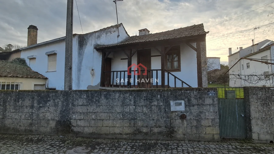 Moradia T2 para Venda em Carragozela e Várzea de Meruge