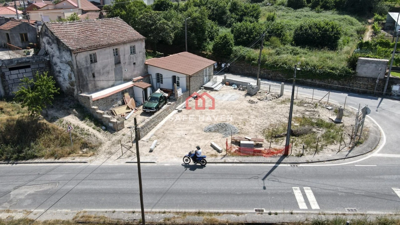 Moradia T2 para Venda em Santiago de Cassurrães e Póvoa de Cervães Foto 5