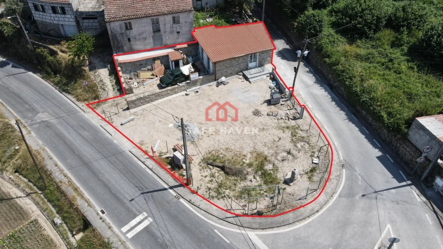 Moradia T2 para Venda em Santiago de Cassurrães e Póvoa de Cervães